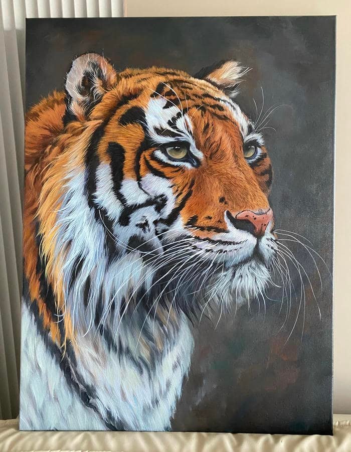 Ảnh tranh vẽ con hổ sắc cam đen tương phản
