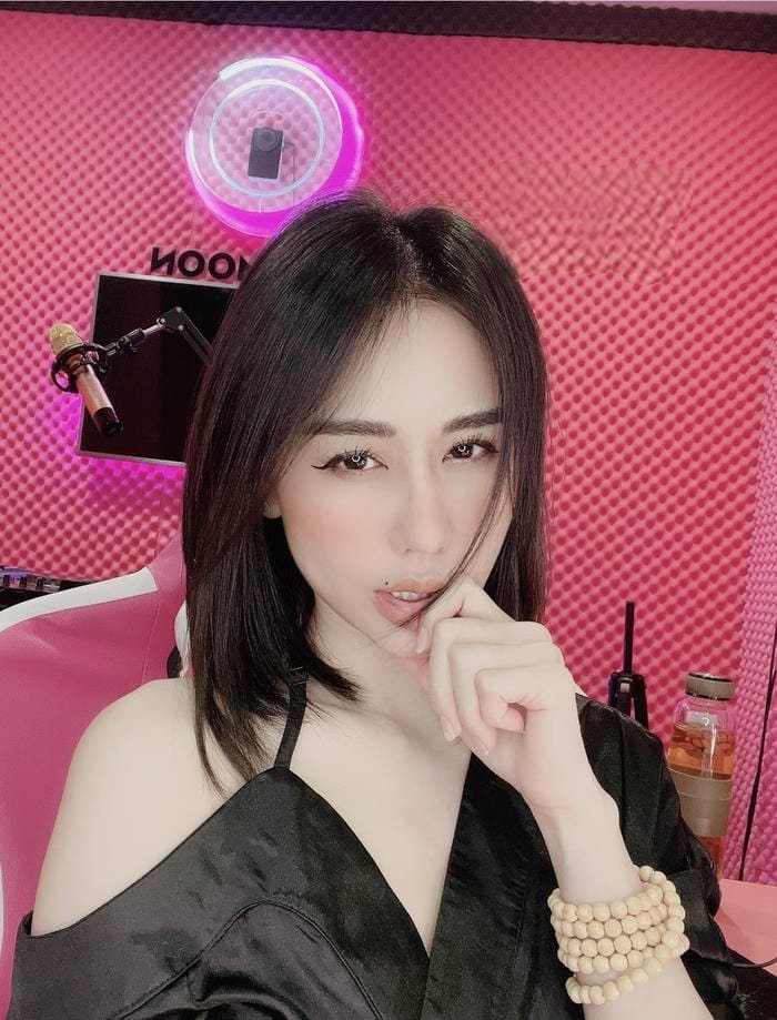 Chất lượng cao sắc nét ảnh DJ Tiên Moon bikini
