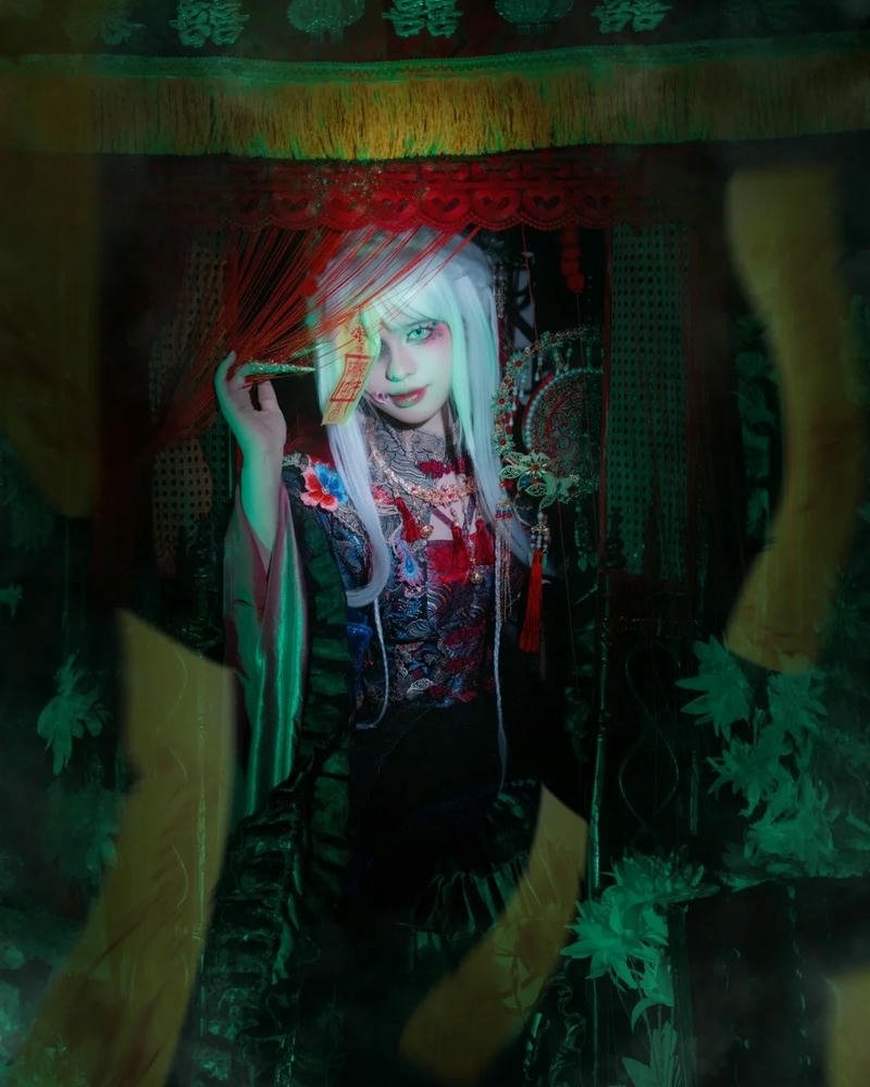 Cosplay ma hóa trang độc đáo gây ấn tượng mạnh