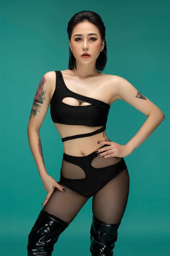 DJ Tiên Moon bikini nổi bật phong cách trẻ trung