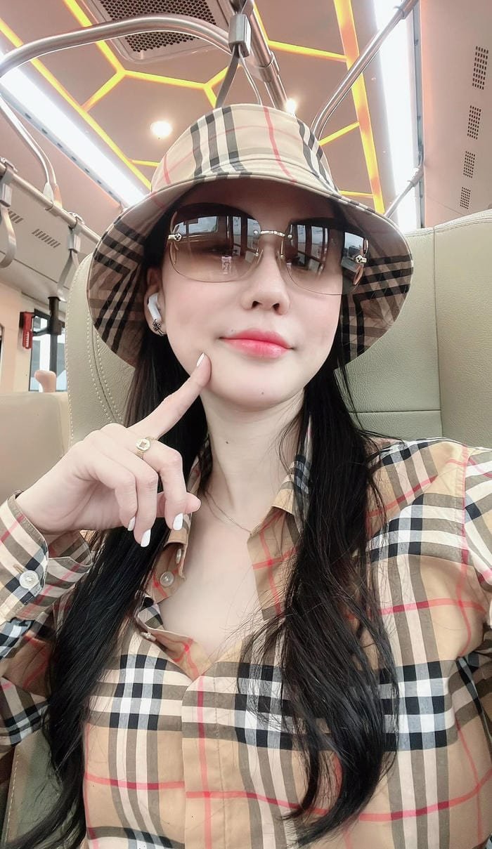 DJ Tiên Moon bikini vẻ ngoài trẻ trung cuốn hút