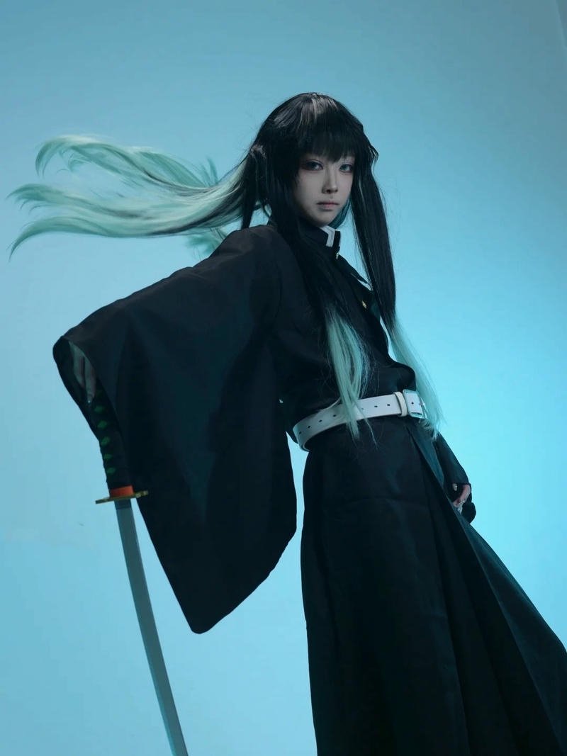 Hà trụ cosplay biểu cảm linh hoạt giàu chiều sâu