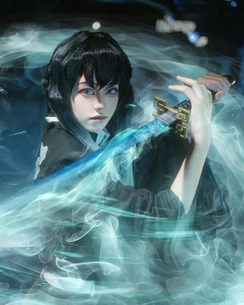 Hà trụ được khắc họa qua cosplay sắc nét