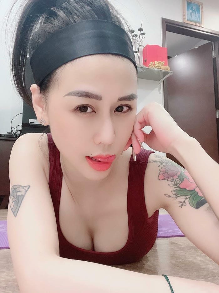 Hình ảnh DJ Tiên Moon bikini trang phục gây mê