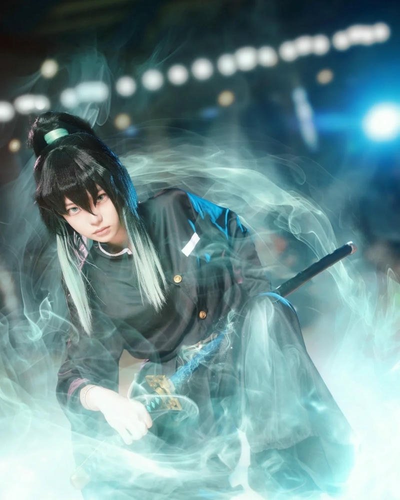 Hóa thân hà trụ thể hiện thần thái ấn tượng