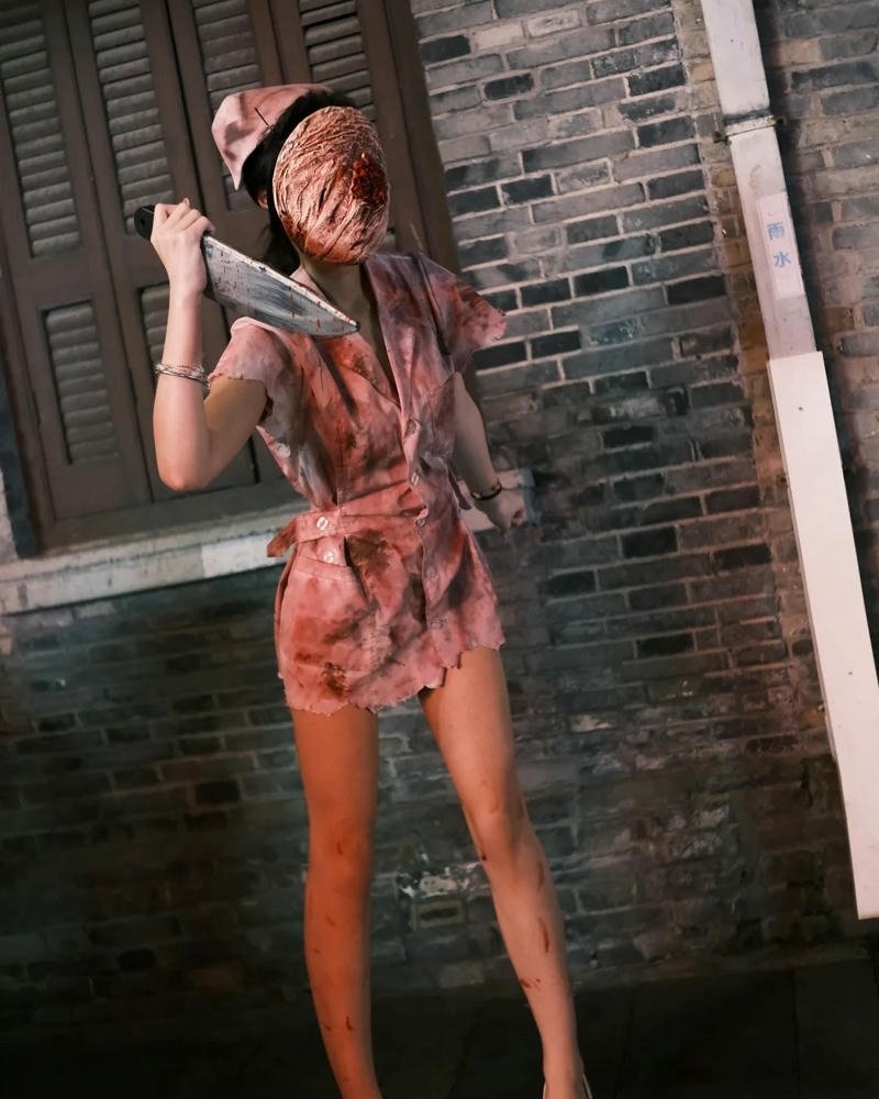 Hóa trang ma nghệ thuật tạo hình u ám đáo