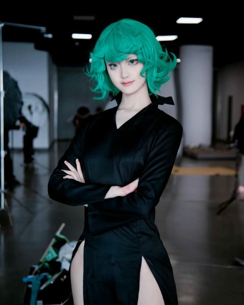 Hóa trang thành Tatsumaki với phong thái lạnh