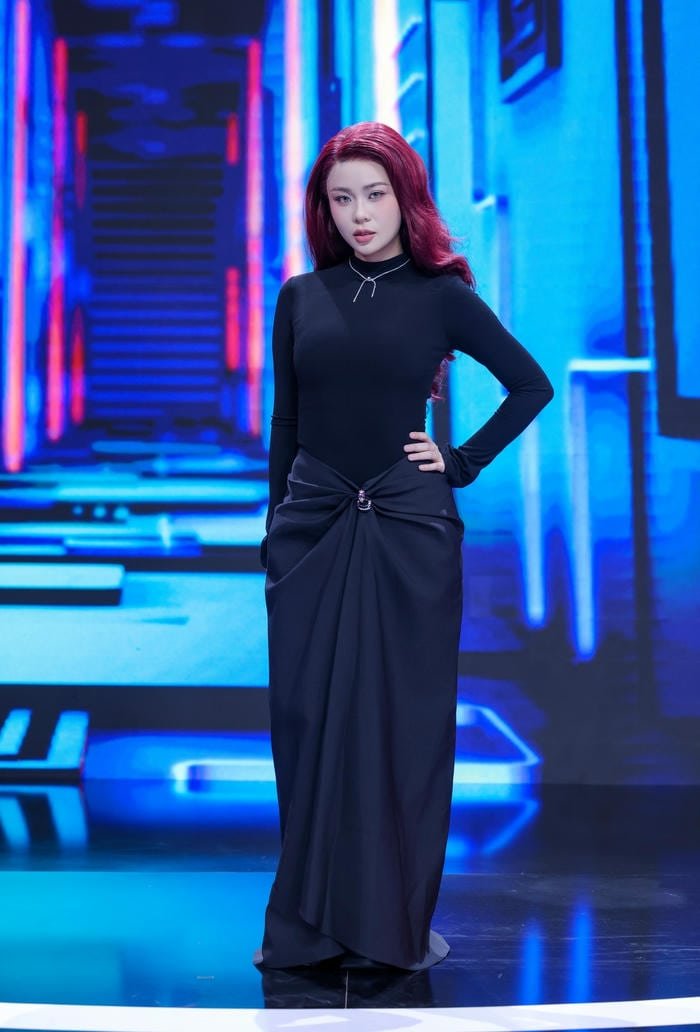 Misthy sexy với ánh sáng studio nổi bật visual