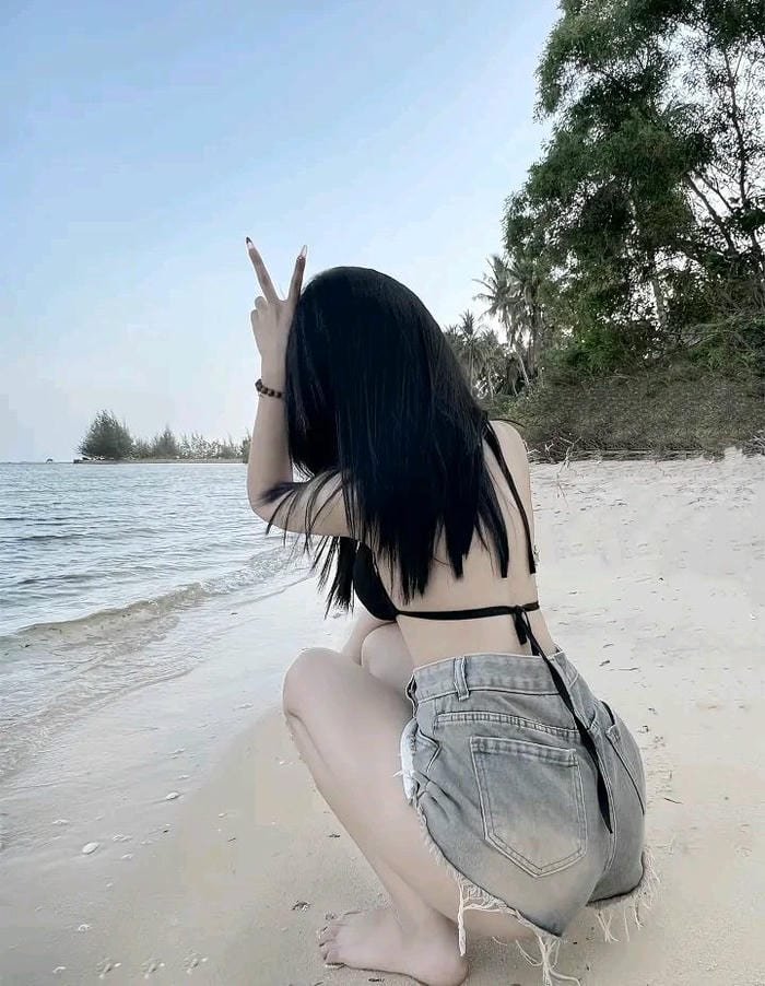 Nét đẹp tự nhiên tỏa sáng qua ảnh quay lưng nữ