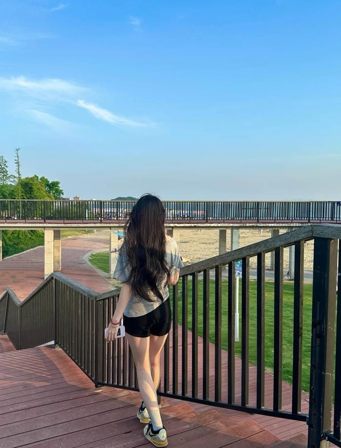 Nét giản dị nhưng sâu lắng của ảnh nữ quay lưng buồn