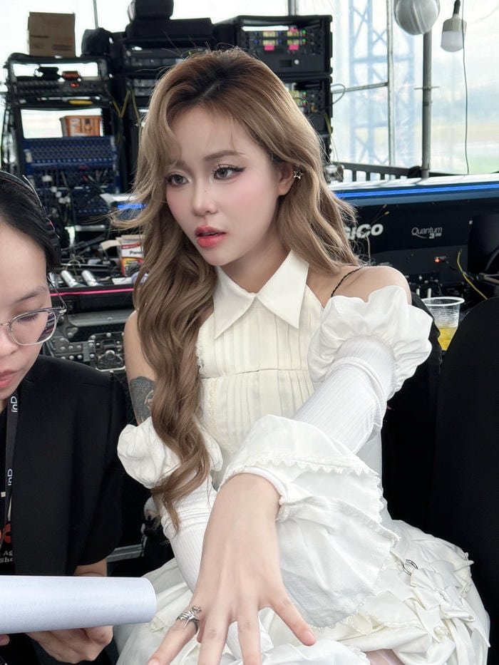 Nét quyến rũ nổi bật từng khung hình MisThy