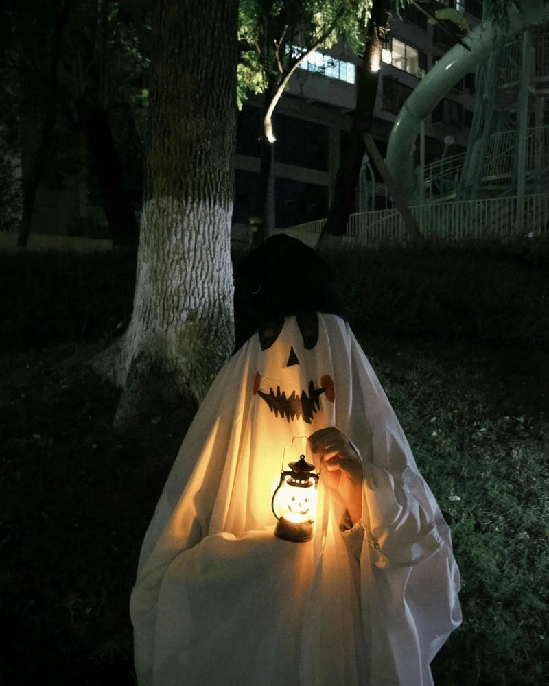 Nhân vật kinh dị mang hình tượng ma cosplay đêm