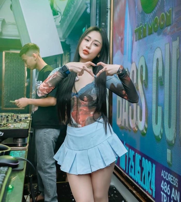 Vóc dáng nổi bật phù hợp xem ngắm DJ Tiên Moon