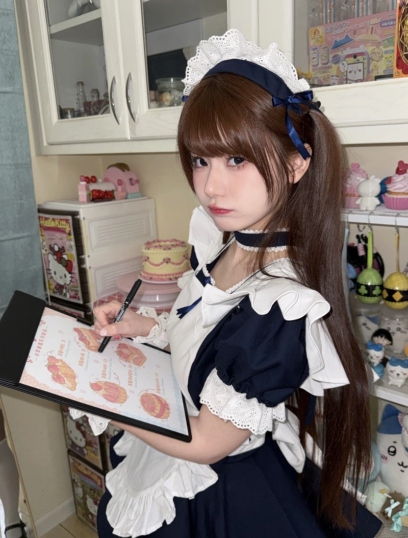 Ảnh gái xinh mặc đồ hầu gái cực đẹp