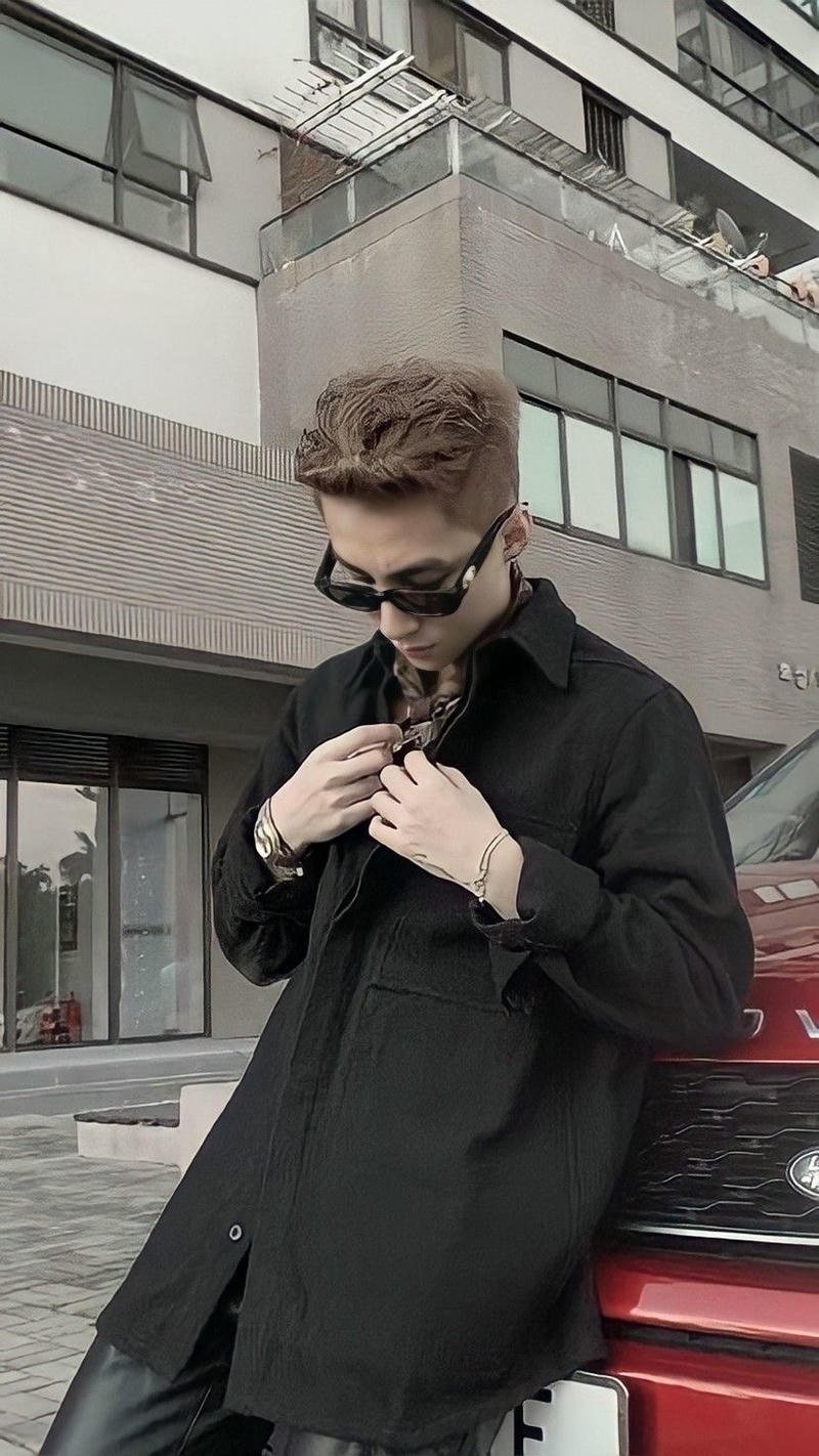 Bức hình Sơn Tùng MTP street style làm nền