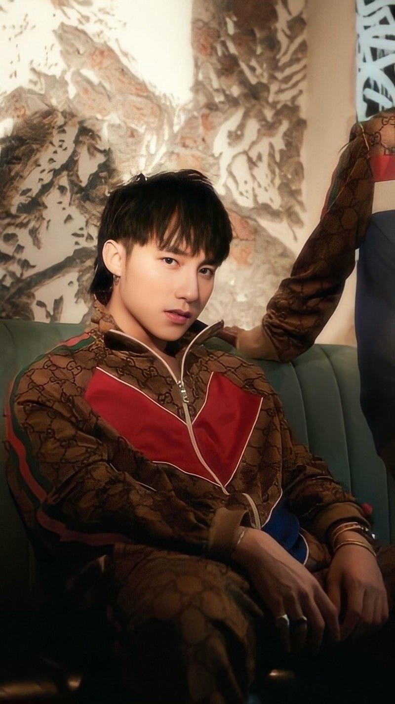 HÌnh nền Sơn Tùng MTP biểu diễn phong cách chuyên nghiệp