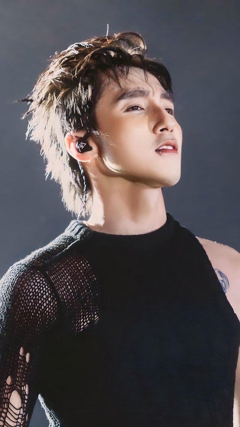 HÌnh nền Sơn Tùng MTP trên sân khấu trong ảnh Sơn Tùng MTP