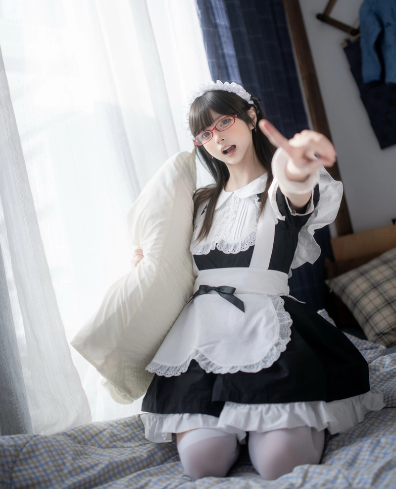 Hình ảnh gái xinh mặc đồ hầu gái cực yêu