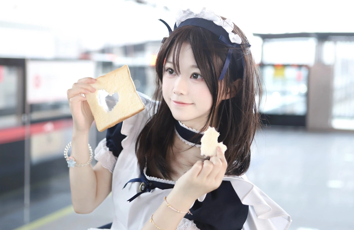 Hình ảnh gái xinh mặc đồ hầu gái thumbnail