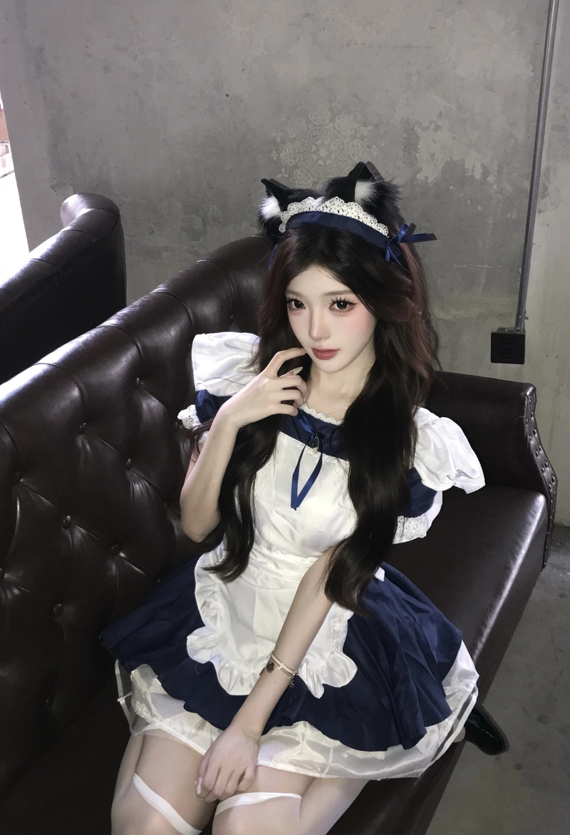 Hình gái xinh mặc đồ hầu gái quyến rũ