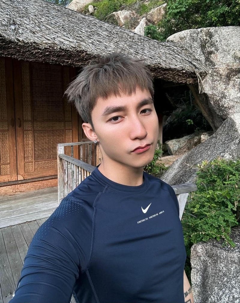 Hình nền chân dung Sơn Tùng MTP ánh nhìn sâu_