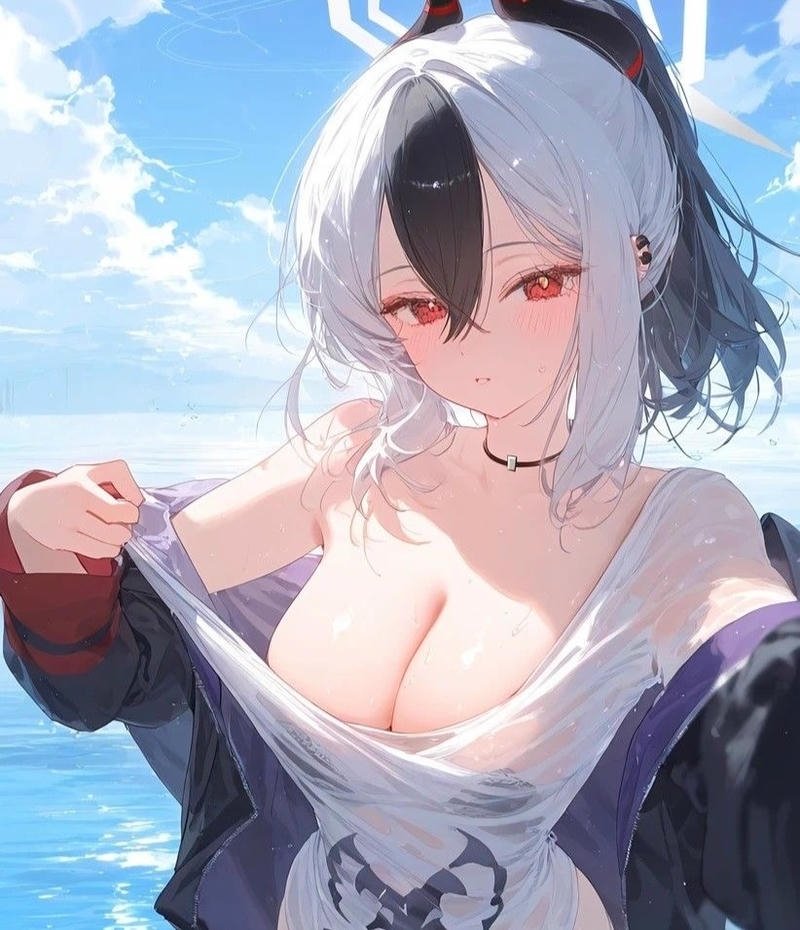 Nhân vật anime ecchi với ánh nhìn tinh nghịch