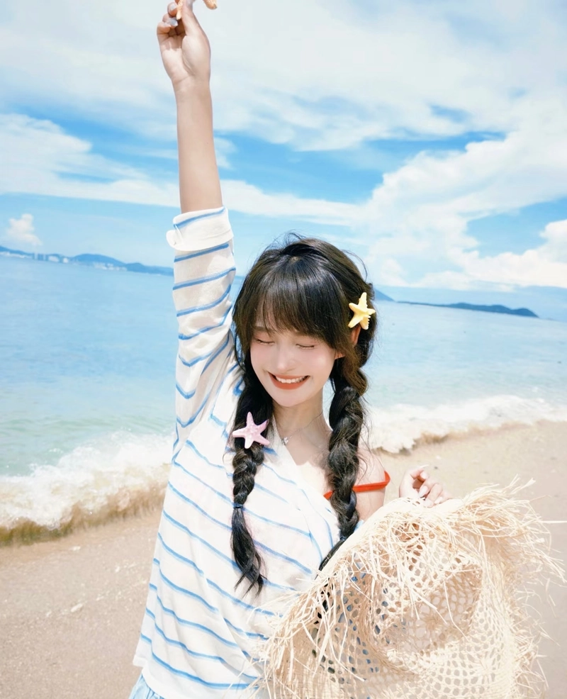 ảnh gái xinh cười rạng ngời nét mặt ưa nhìn