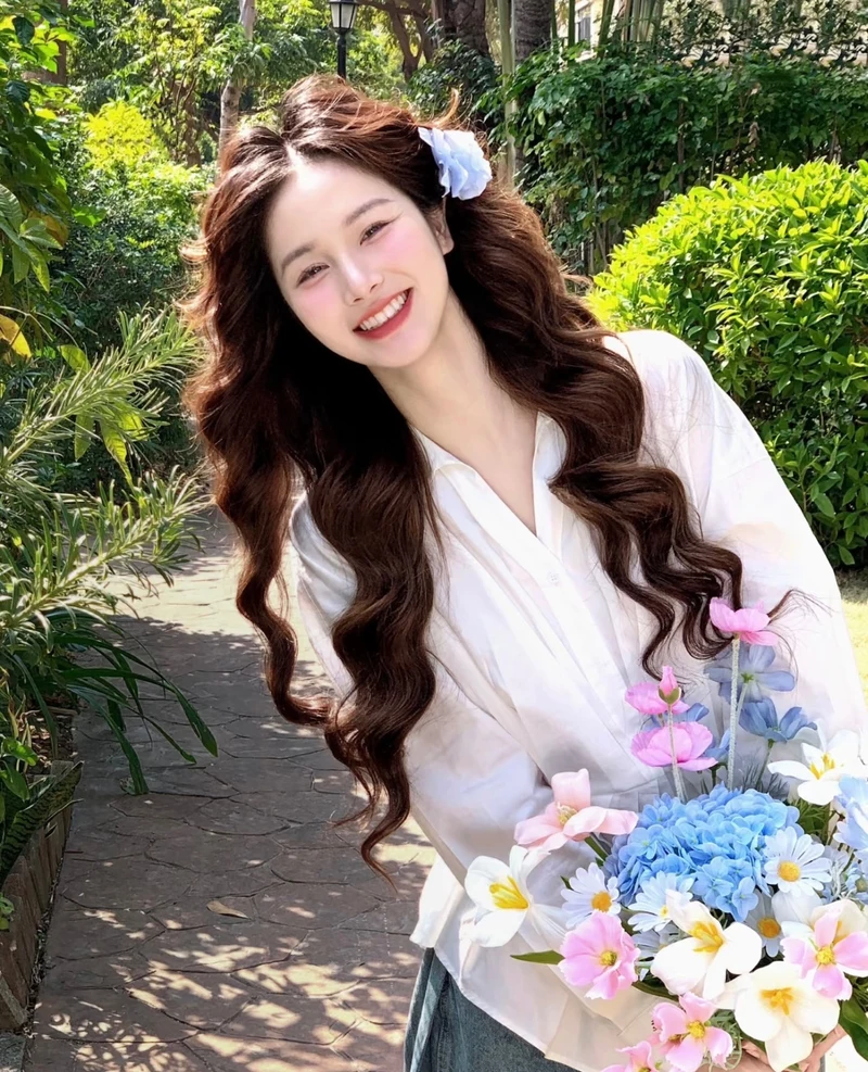 gái xinh cười vui nét đẹp tinh khôi