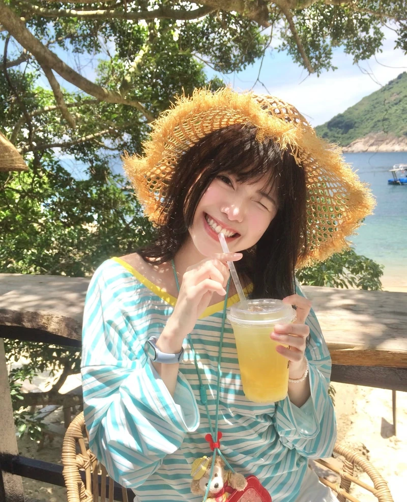 hình ảnh gái xinh cười rạng rỡ thần thái nổi trội