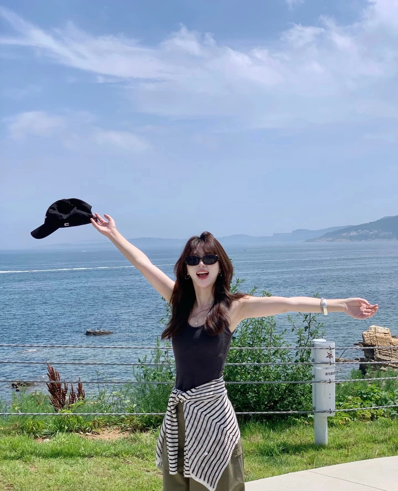 hình gái xinh cười nét đẹp thuần khiết