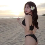 Ảnh hồ bơi Lê Kim Loan bikini phong cách hot girl hiện đại