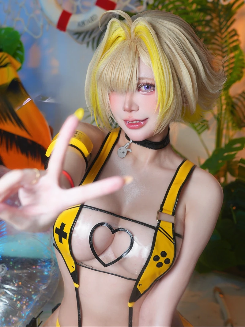 Đèn studio làm ảnh Zinie Quỳnh cosplay thêm sắc nét