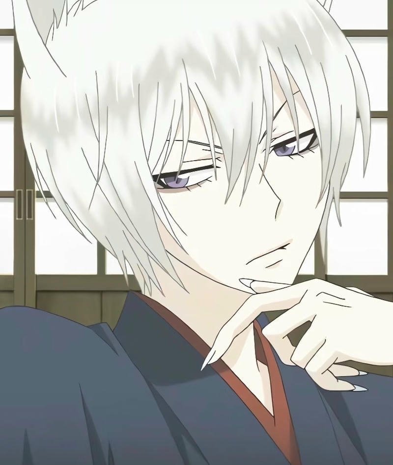 Hình Tomoe anime trong ánh sáng mờ