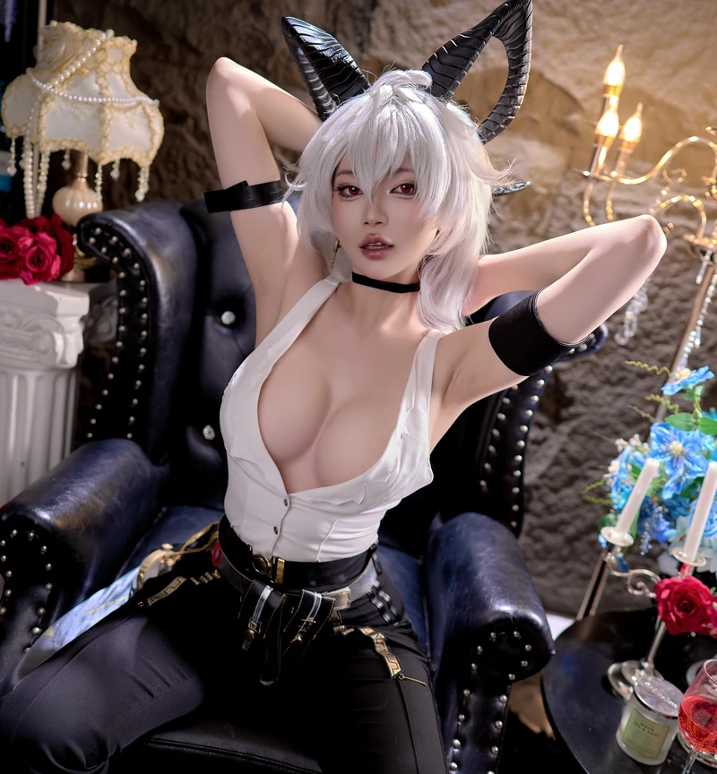 Makeup anime hợp kiểu cosplay nữ của Zinie Quỳnh