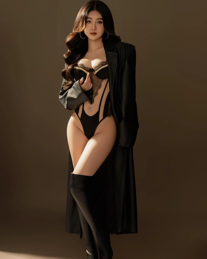Nét đẹp nhẹ nhàng của Lê Kim Loan trong ảnh bikini biển