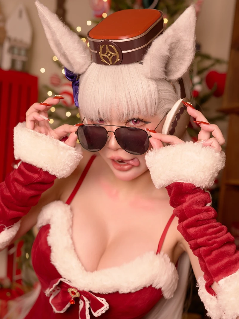 Phong cách game anime hợp concept cosplay của Zinie Quỳnh