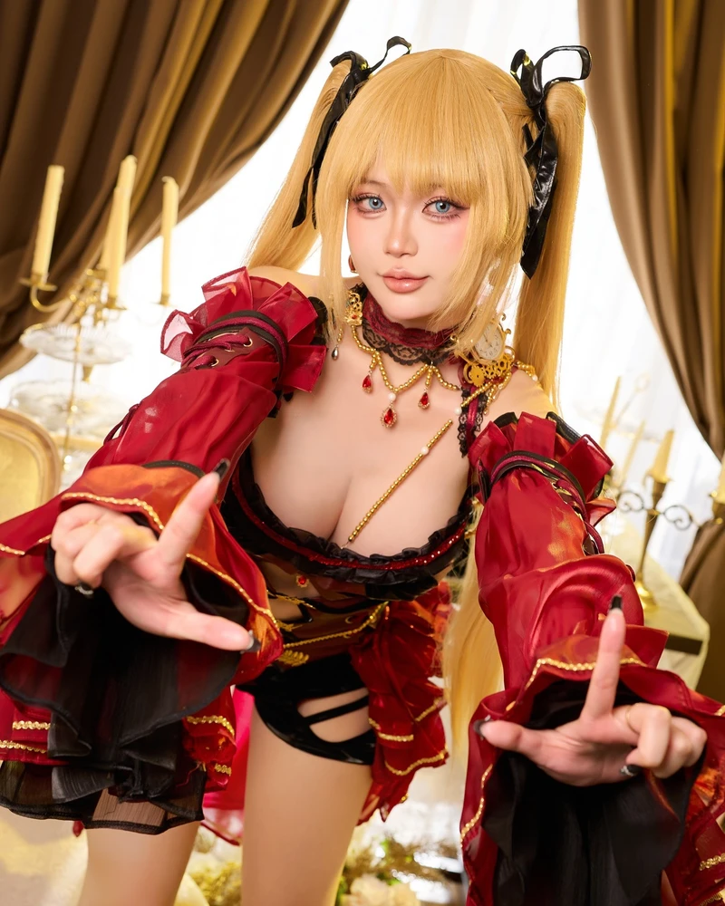 Tóc màu sáng hợp phong cách cosplay của Zinie Quỳnh