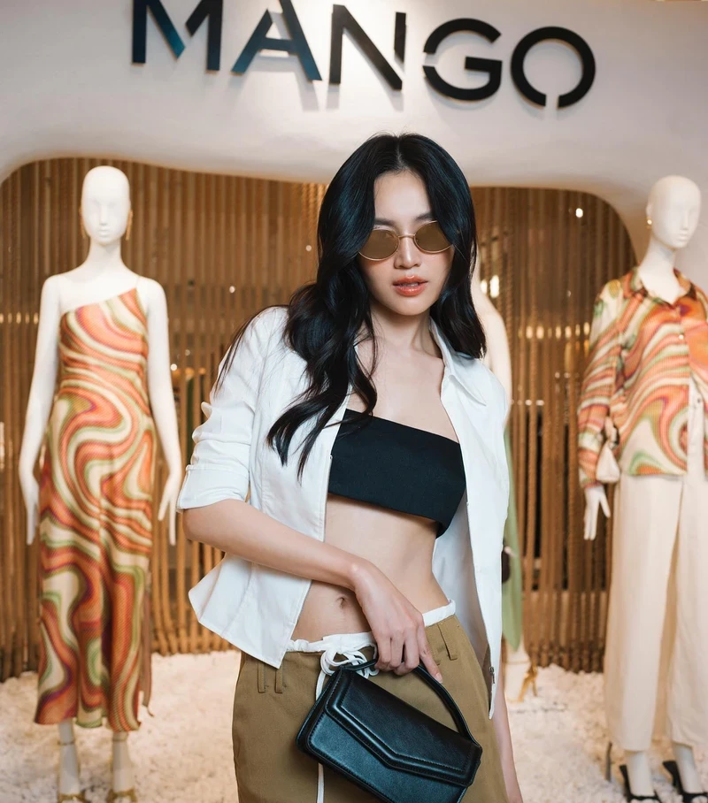 Ninh Dương Lan Ngọc bikini gợi cảm vòng ba nóng bỏng