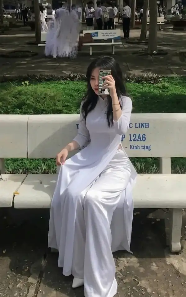 hình ảnh áo dài nữ sinh sexy ấn tượng
