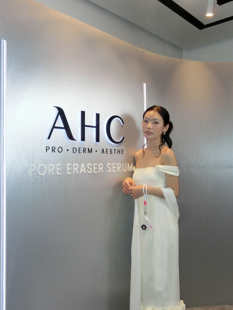 Ảnh 4K Tống Khánh Linh không che quyến rũ