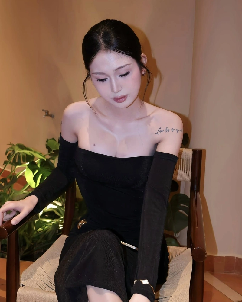 Ảnh DJ Vy Chila lộ hàng vòng 1 khủng