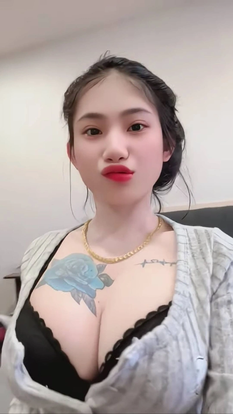 Ảnh Idol Huỳnh Thị Bảo Trân sexy khoe vòng ba tròn đầy