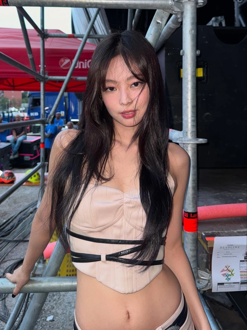 Ảnh Jennie BlackPink sexy với thân hình gợi cảm cực phẩm