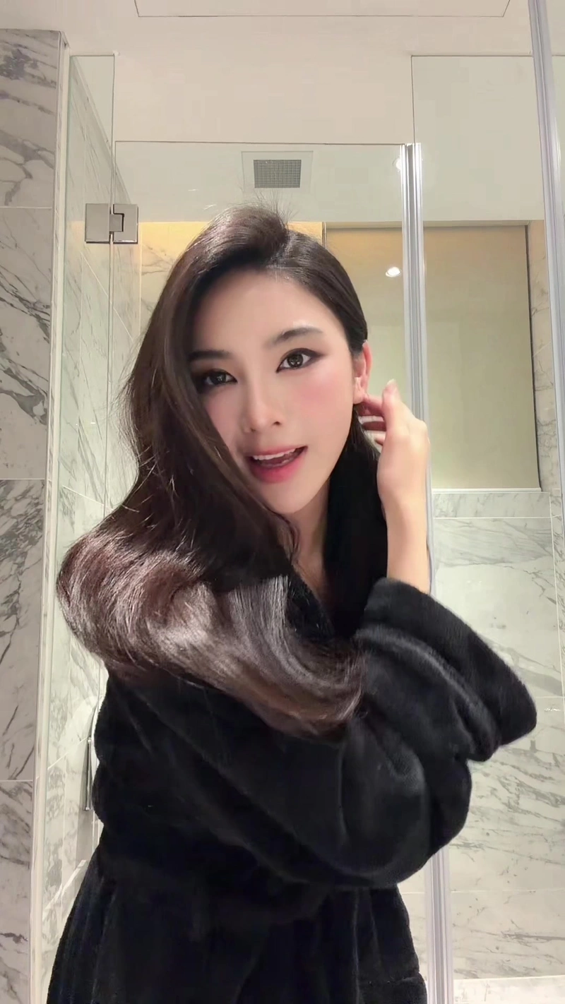 Ảnh Linh Trương khỏa thân không che độ phân giải 4K