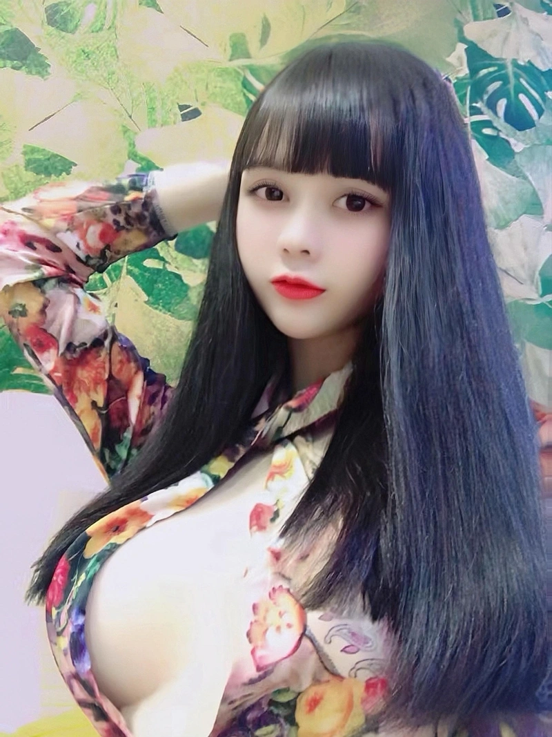 Ảnh Nguyễn Ngọc Kim Thảo sexy show hàng hút hồn
