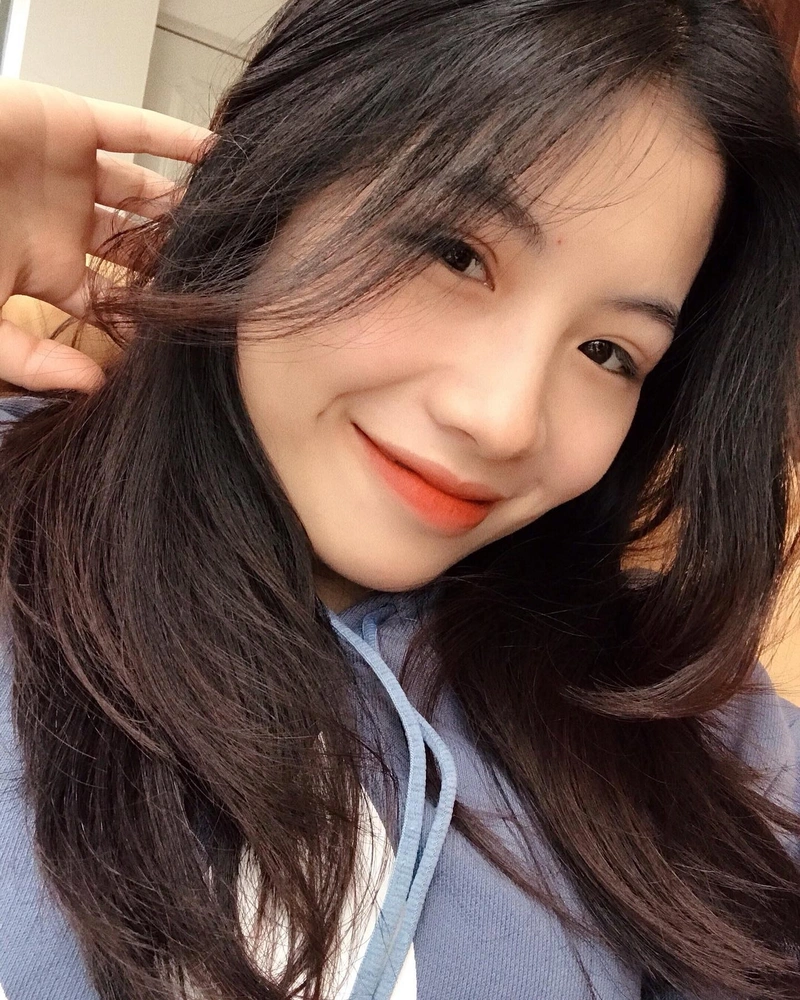 Ảnh Nguyễn Ngọc Quỳnh vòng 1 khủng gợi tình hút hồn