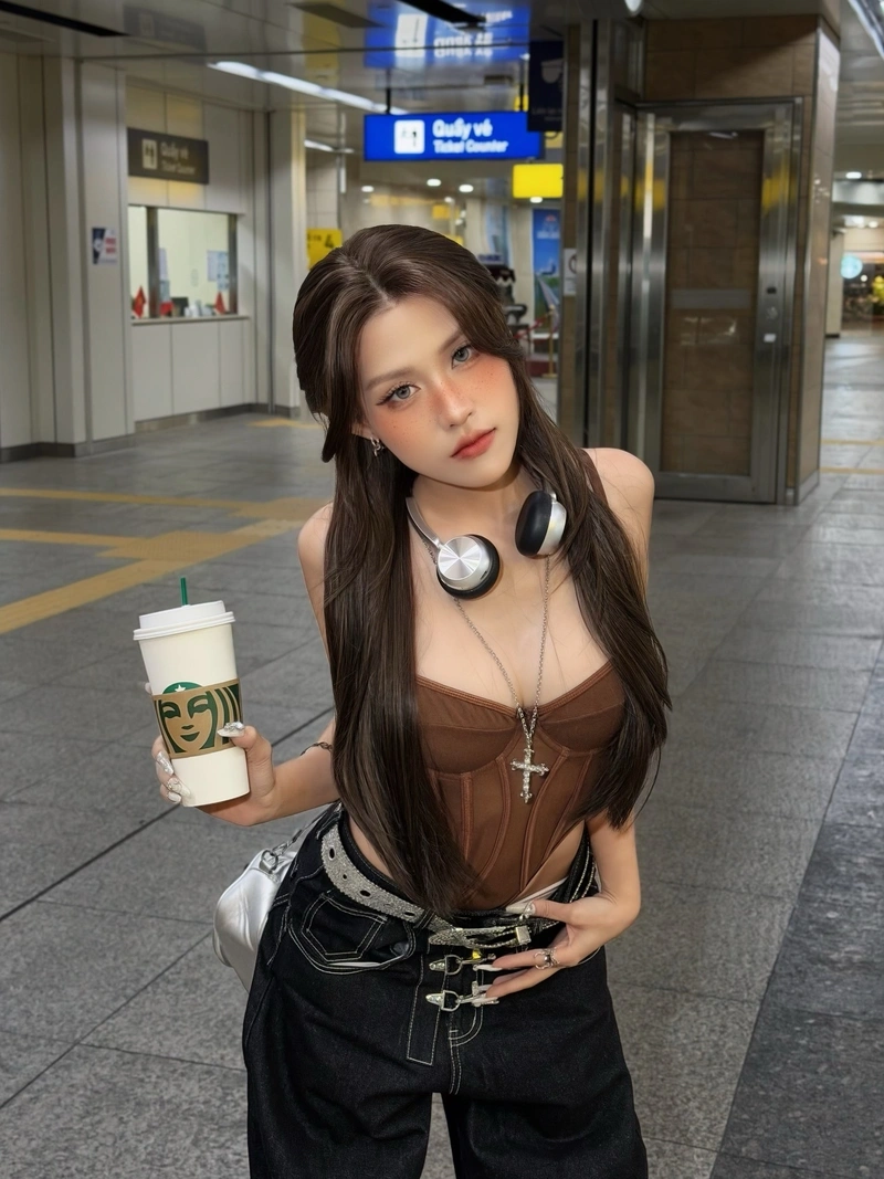 Ảnh Trà Đặng bikini sexy mông đít cuốn hút