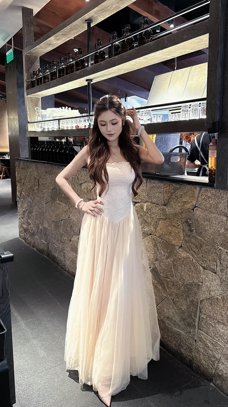 Ảnh gái xinh mặc váy lưới gợi tình 4K sắc nét