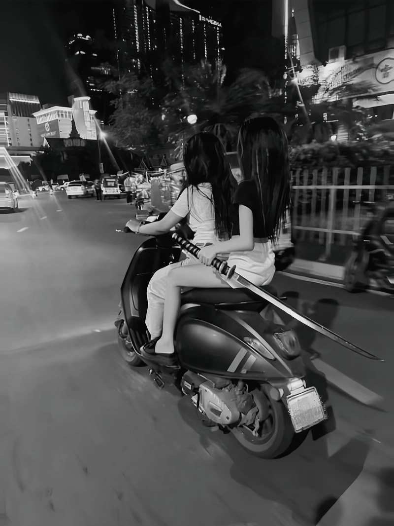 Ảnh girl phố sắc sảo lạnh lùng