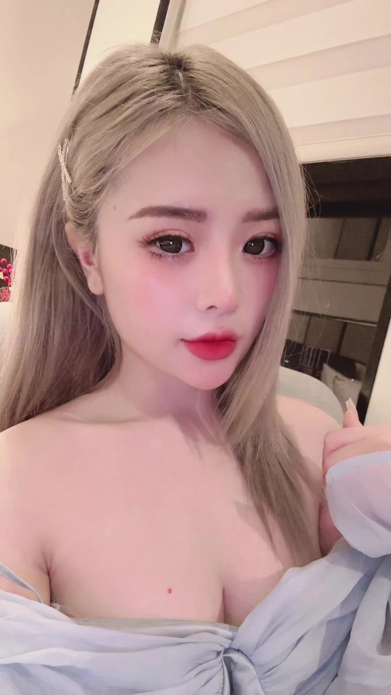Ảnh nude Thảo Baby TikToker sexy full body 2K